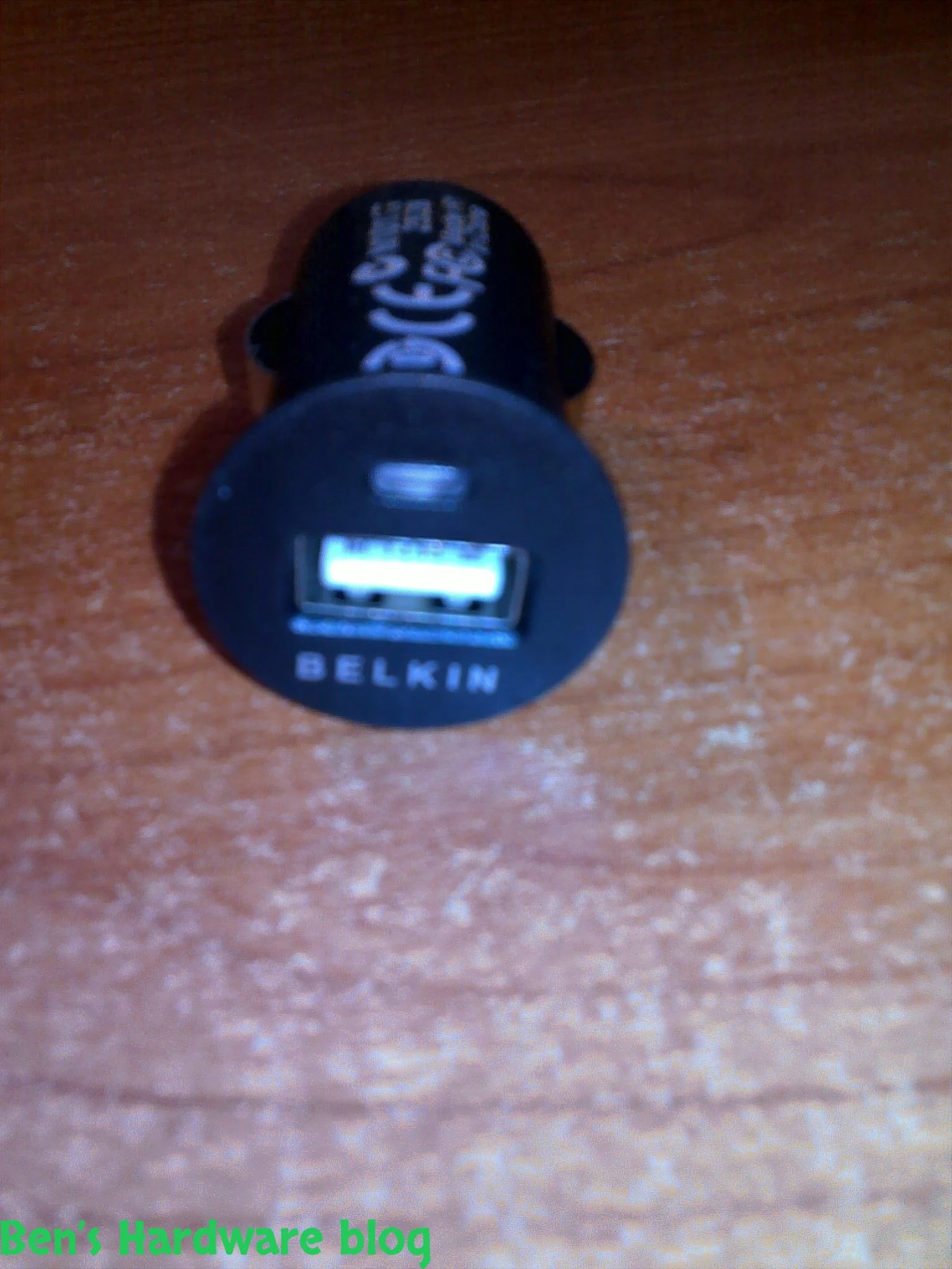 Car_power_socket_to_USB_converter2.webp