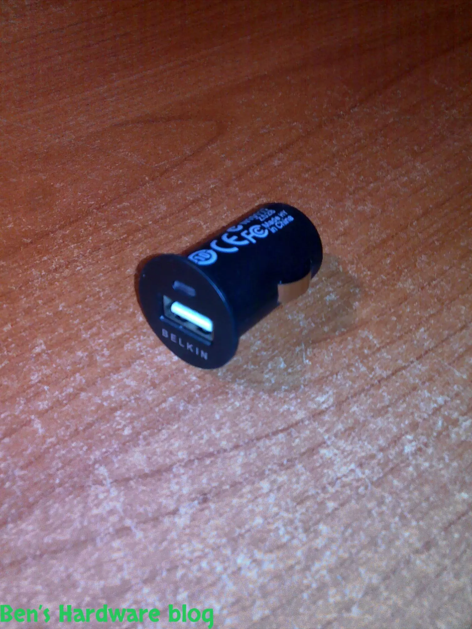 Car_power_socket_to_USB_converter4.webp
