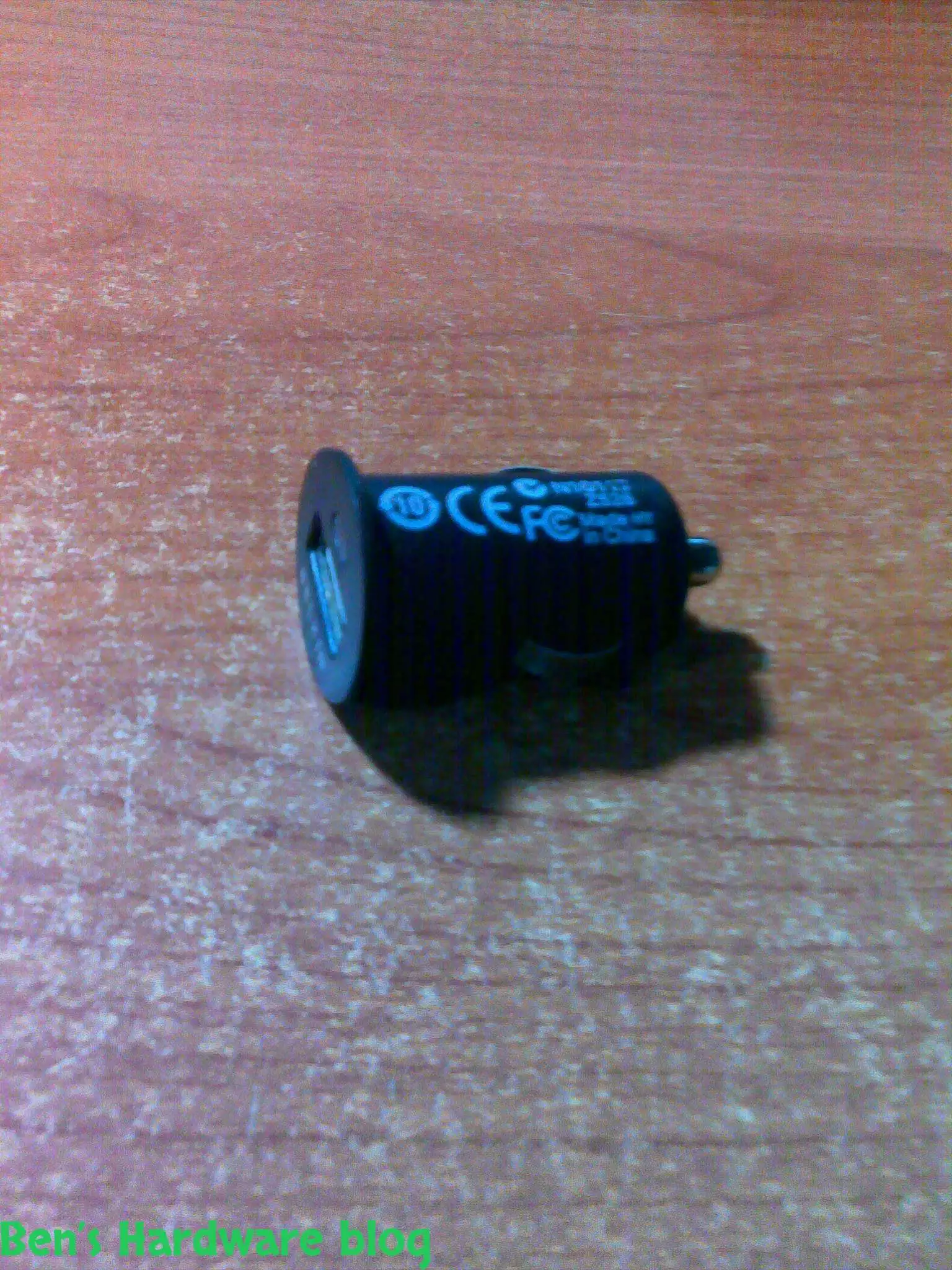 Car_power_socket_to_USB_converter6.webp
