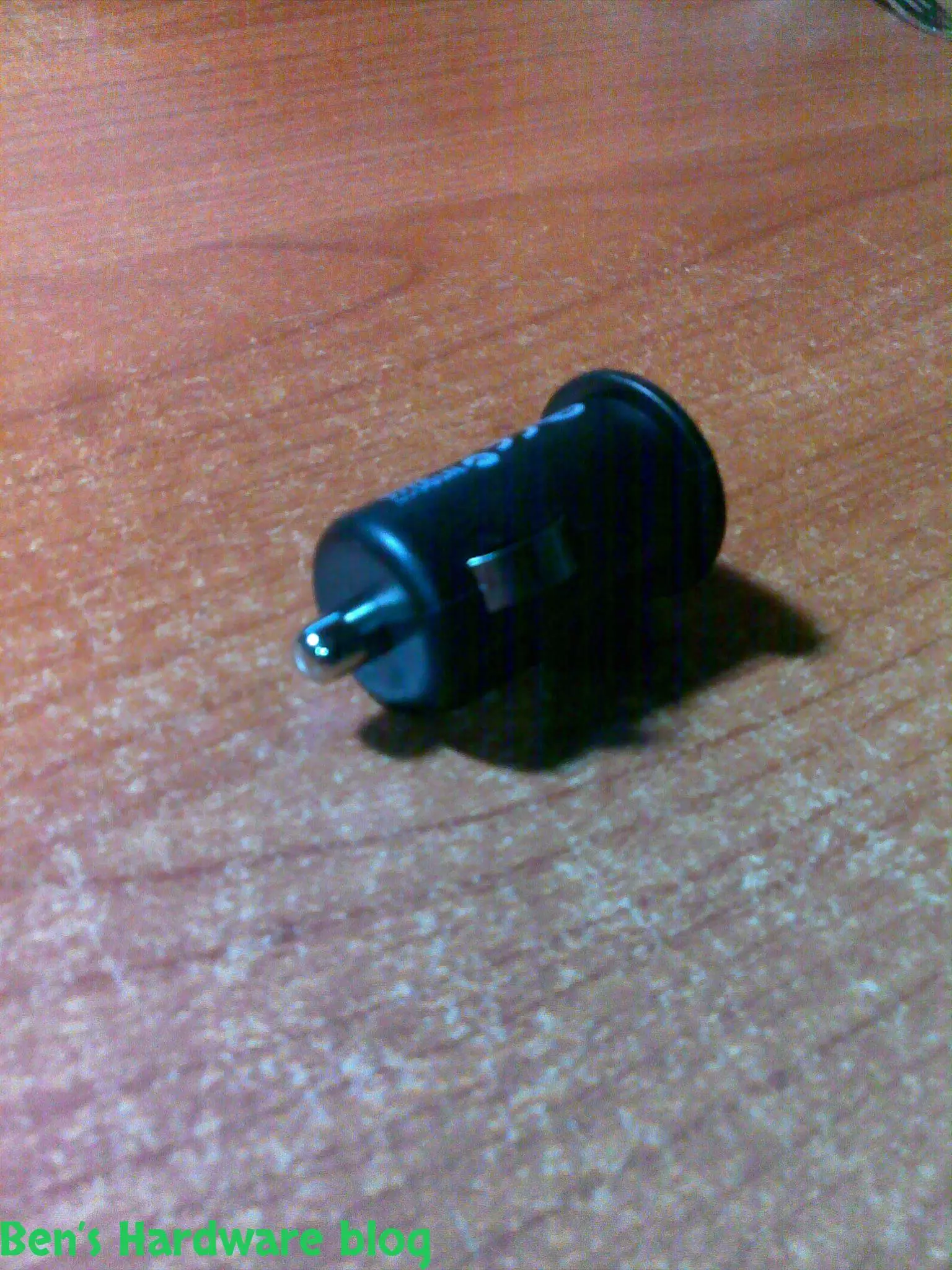 Car_power_socket_to_USB_converter8.webp