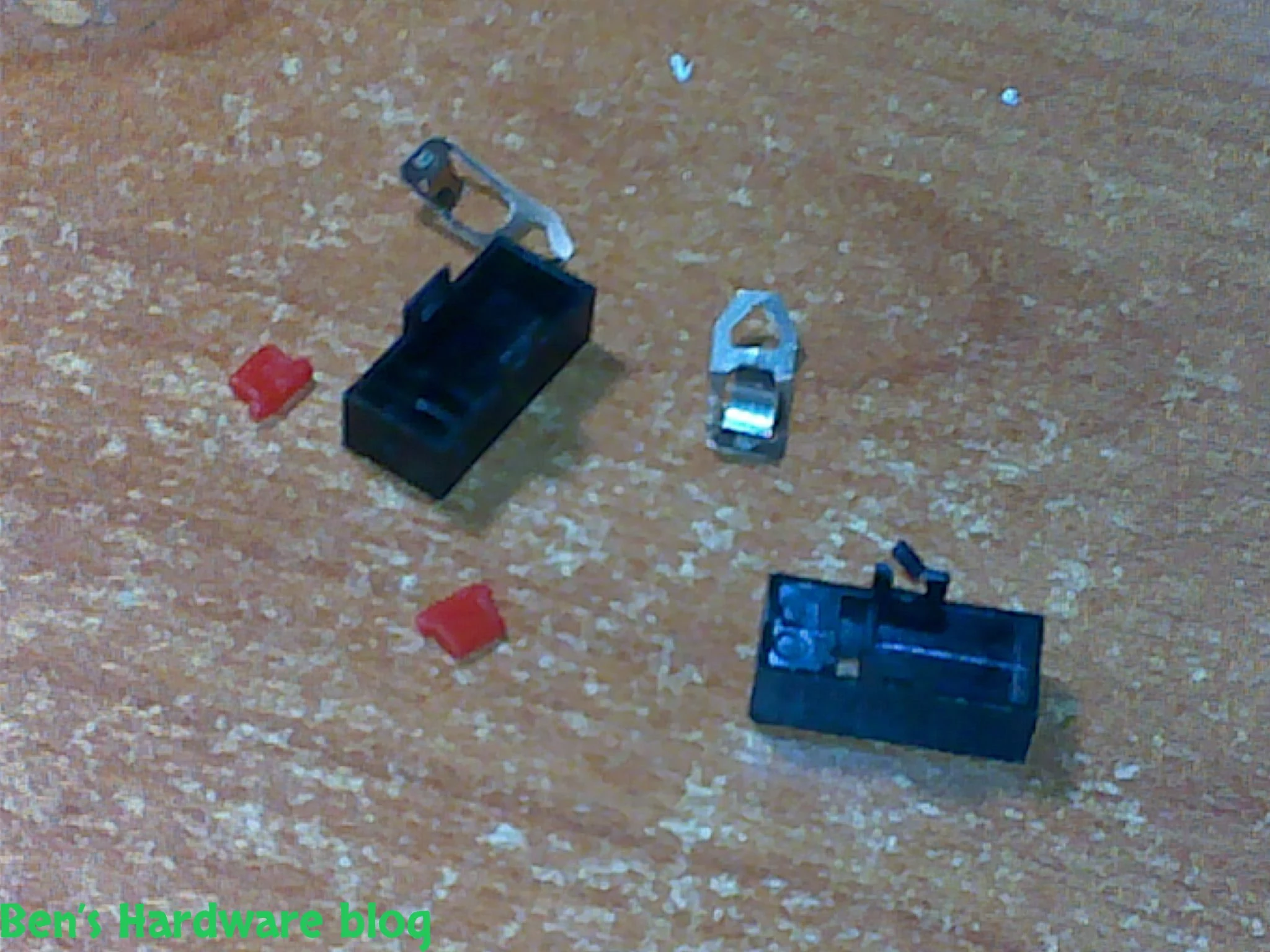 Fixing_Wireless_Mouses_Buttons16.webp