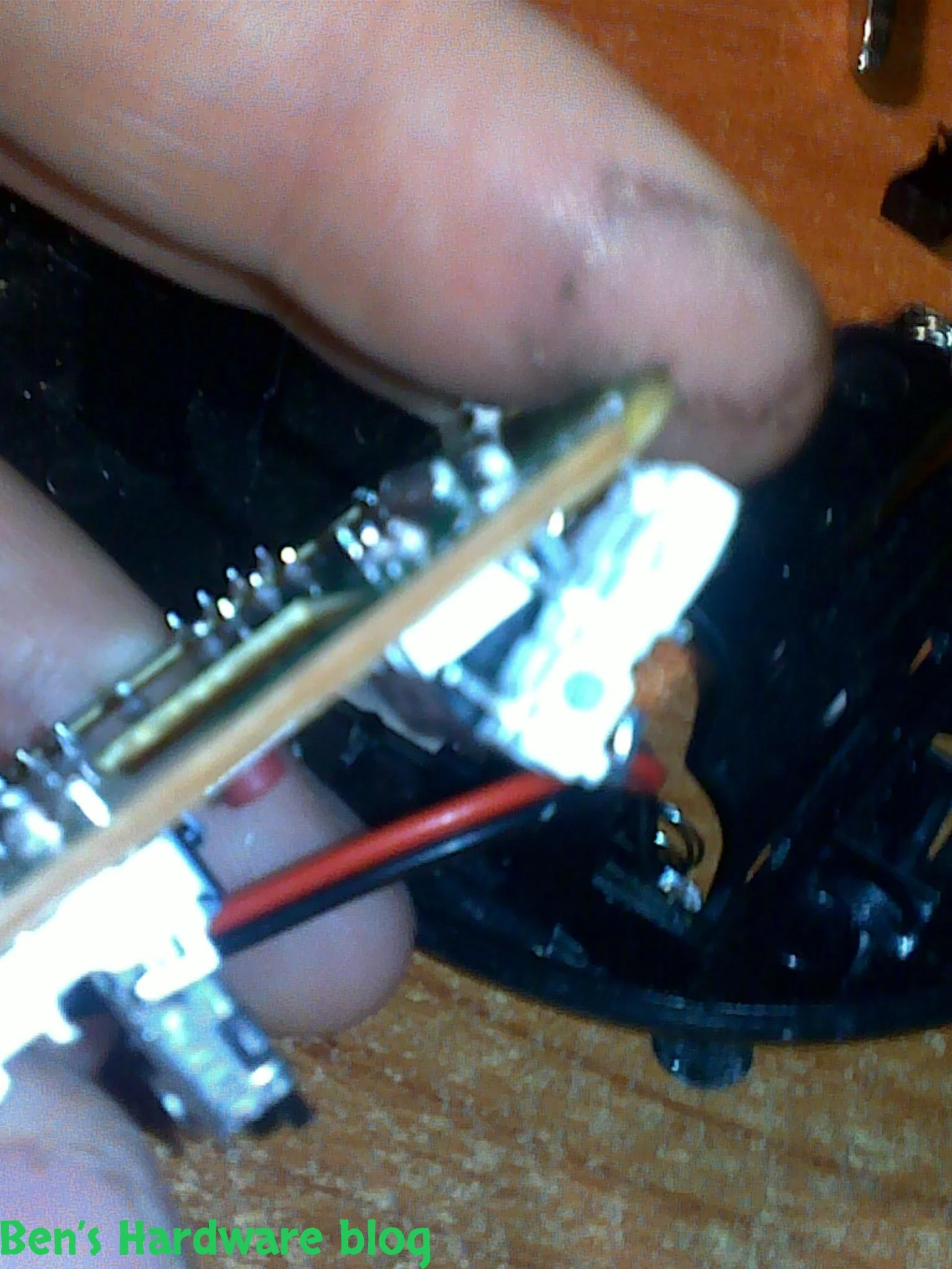 Fixing_Wireless_Mouses_Buttons19.webp