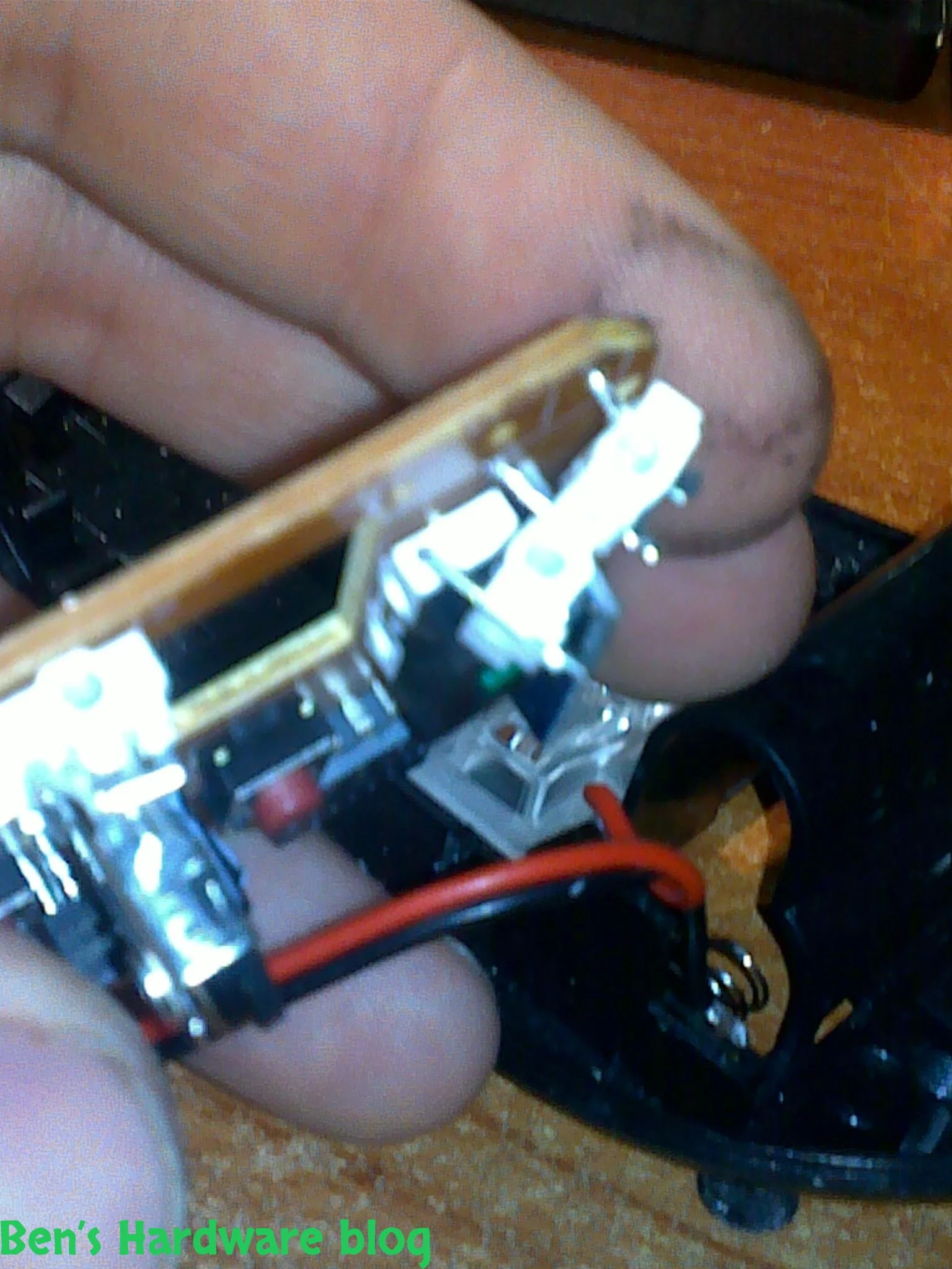 Fixing_Wireless_Mouses_Buttons20.webp