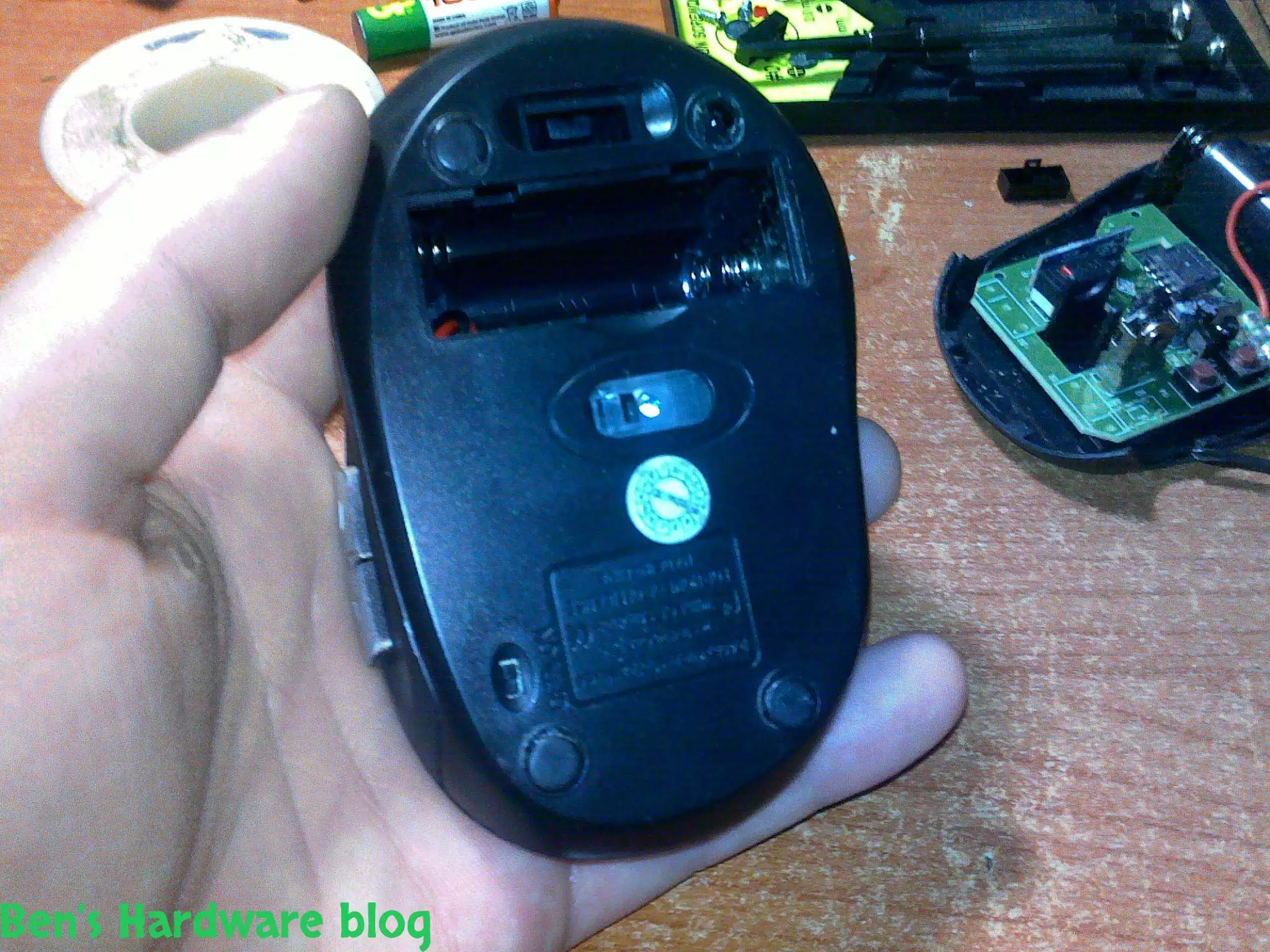 Fixing_Wireless_Mouses_Buttons29.webp