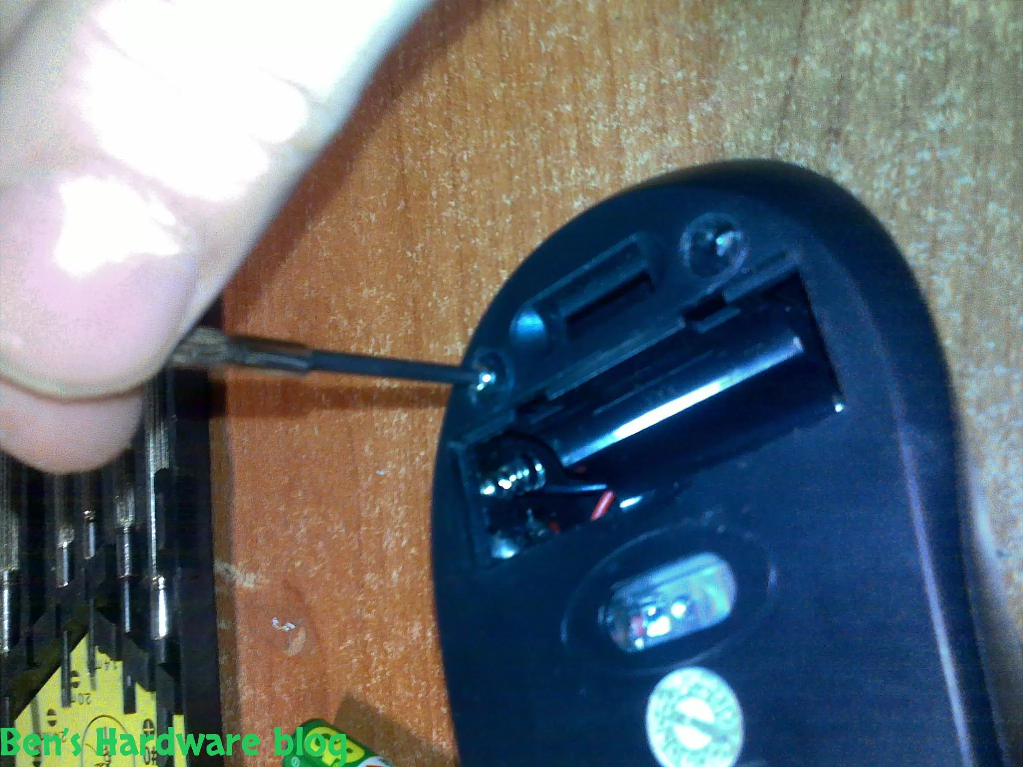 Fixing_Wireless_Mouses_Buttons3.webp