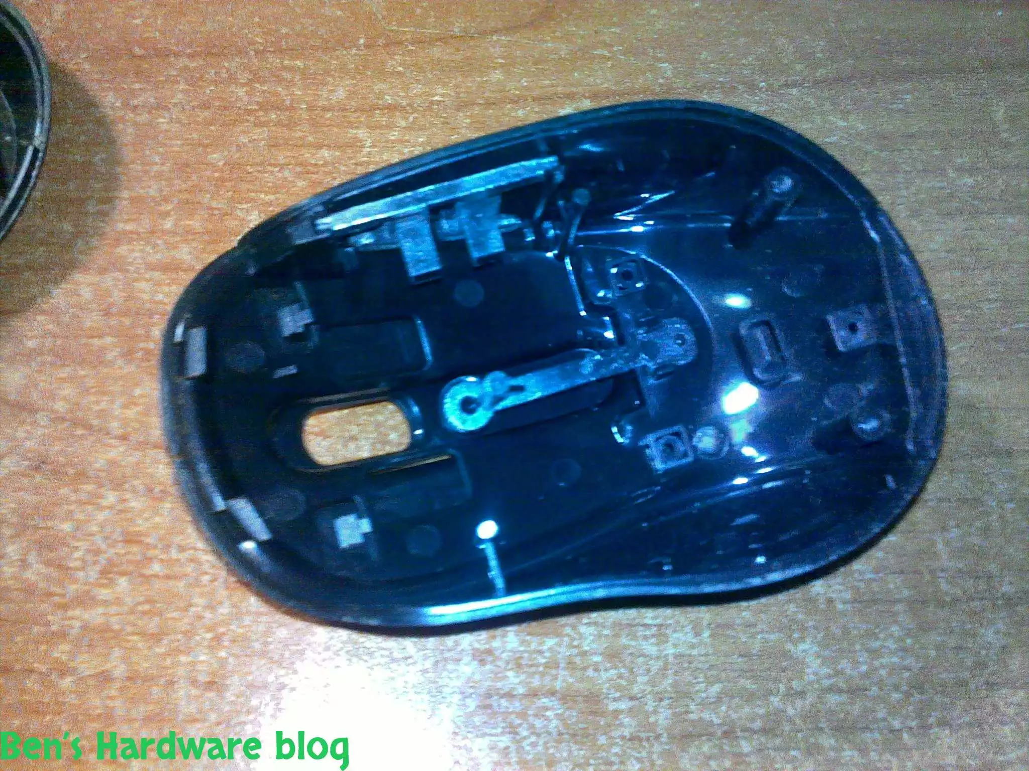 Fixing_Wireless_Mouses_Buttons4.webp