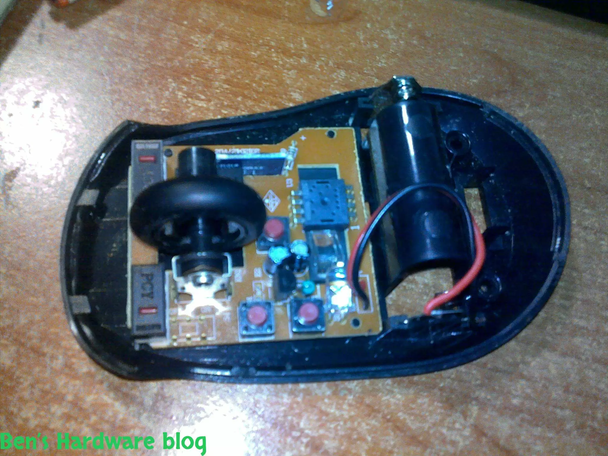 Fixing_Wireless_Mouses_Buttons5.webp