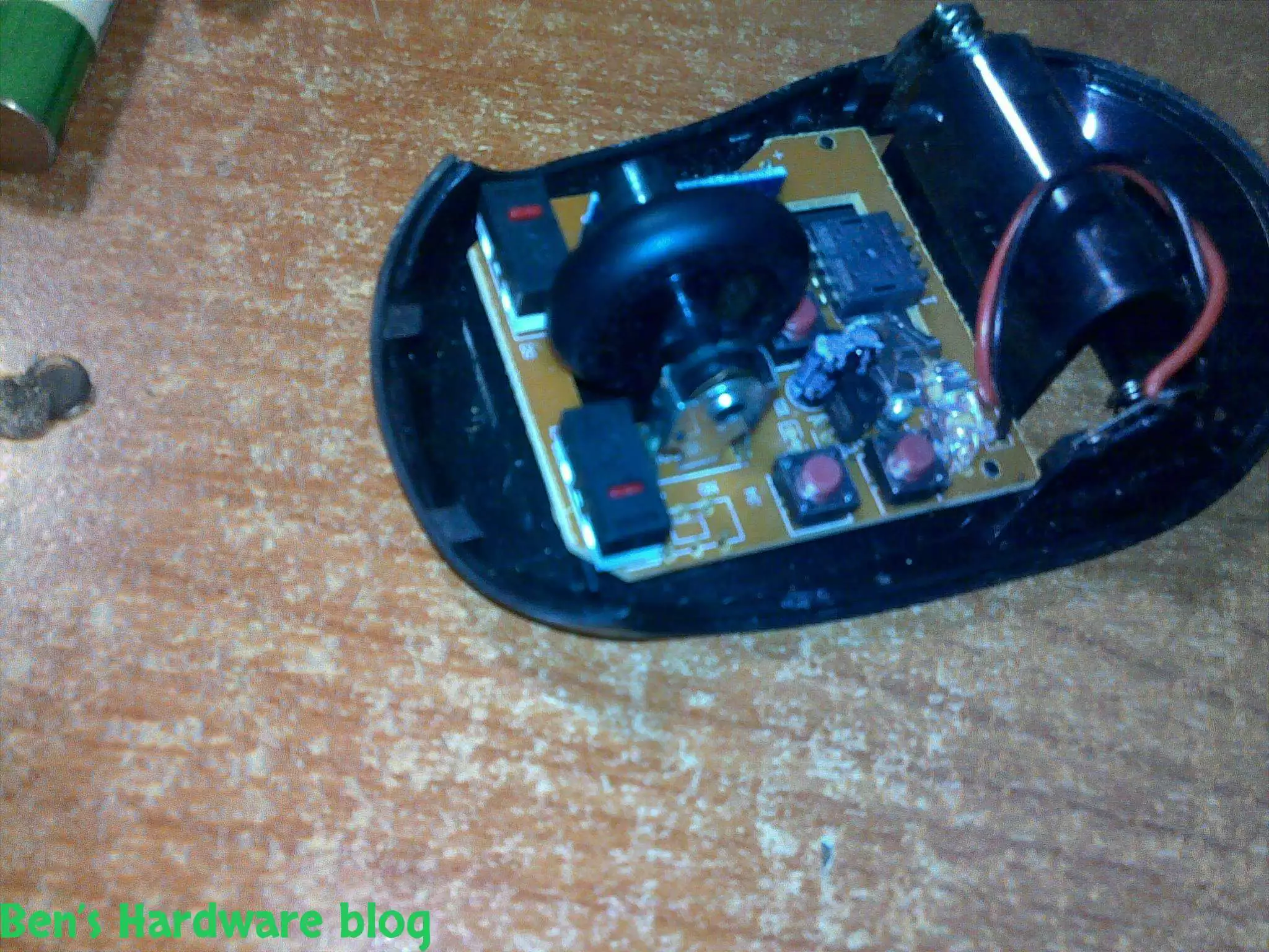 Fixing_Wireless_Mouses_Buttons6.webp