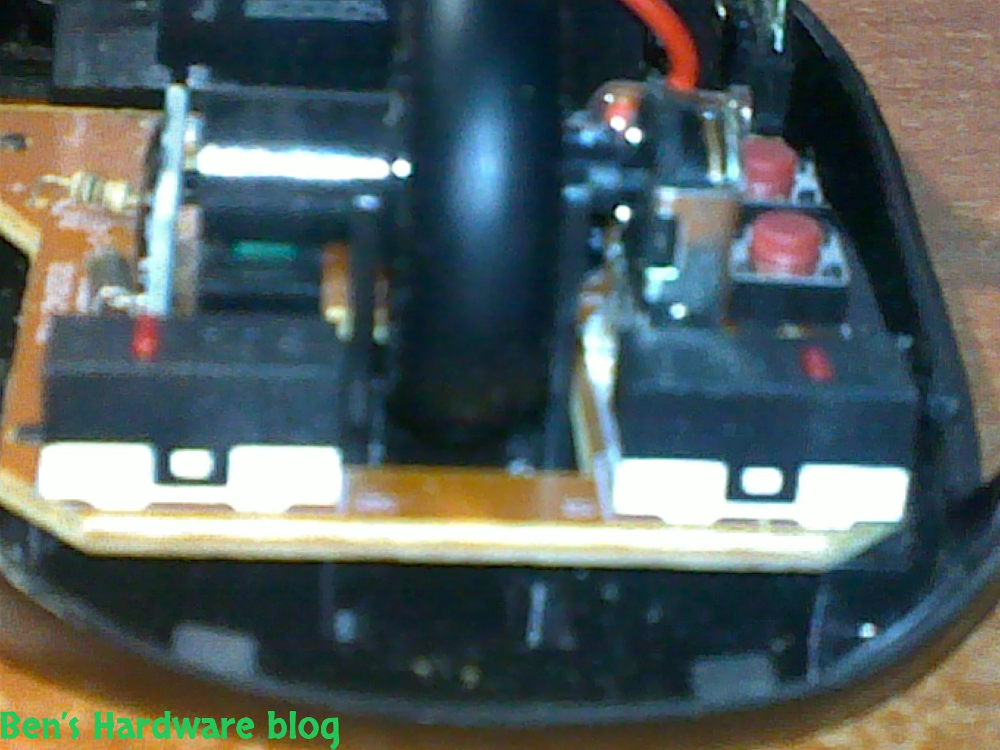 Fixing_Wireless_Mouses_Buttons8.webp