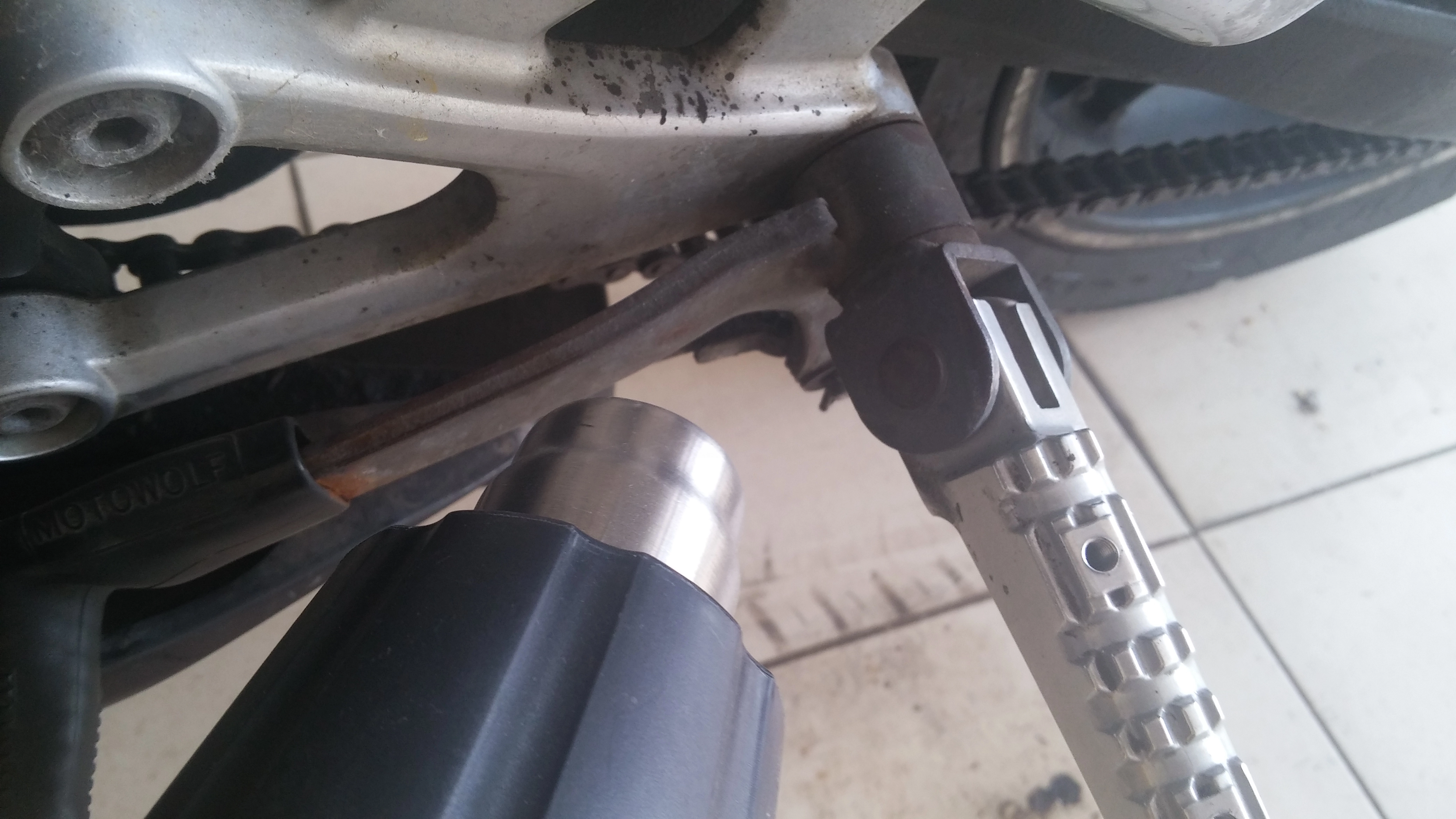Fixing_a_Bent_Gear_Shifting_Foot_Lever_on_a_YZF-R125_Motorcycle2.webp