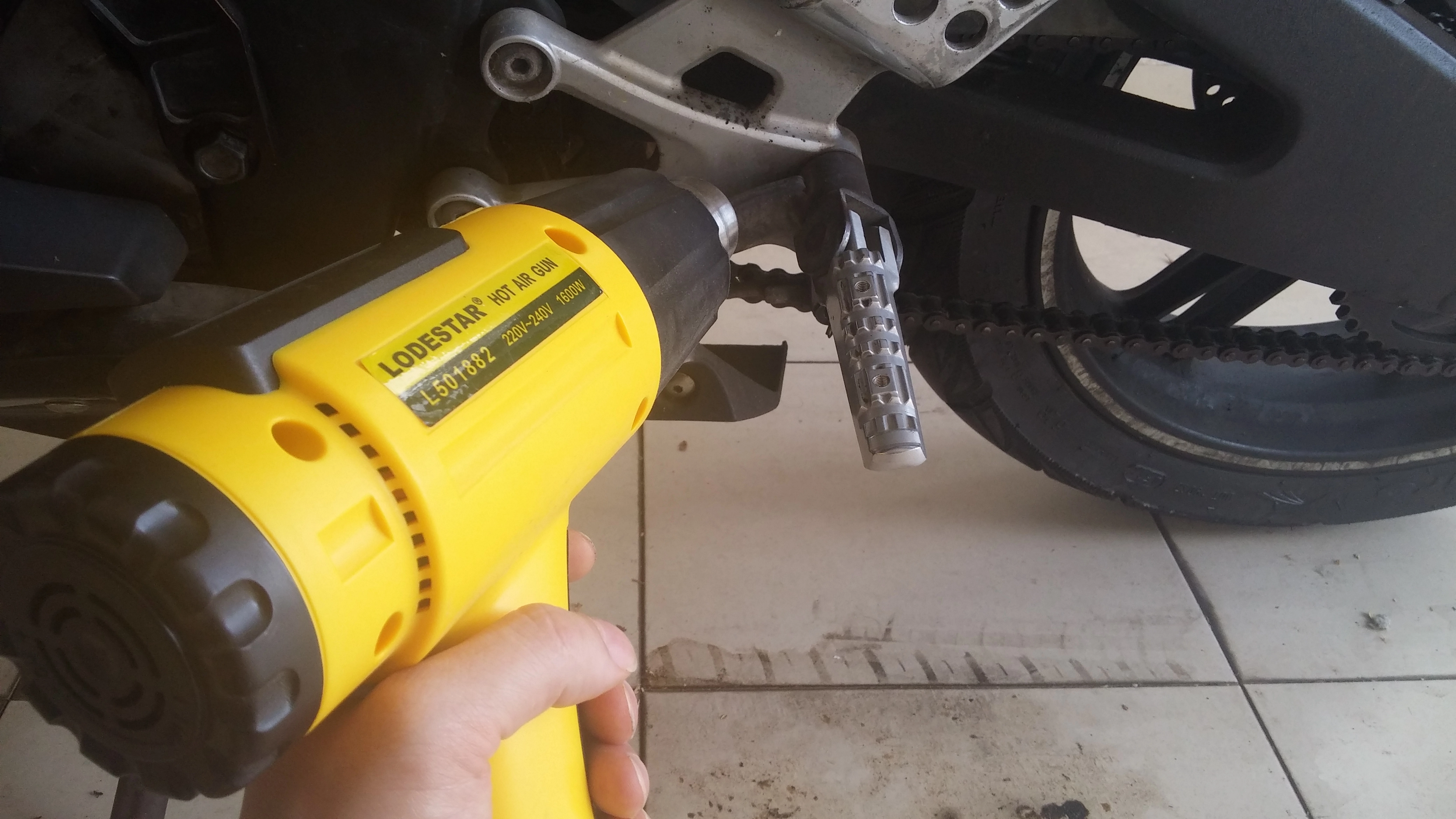 Fixing_a_Bent_Gear_Shifting_Foot_Lever_on_a_YZF-R125_Motorcycle3.webp