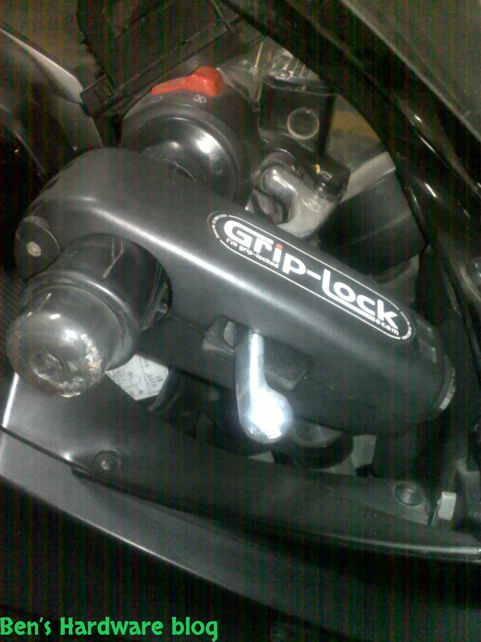 Grip-Lock_Motorbike_Brake_Lever_Lock1.webp