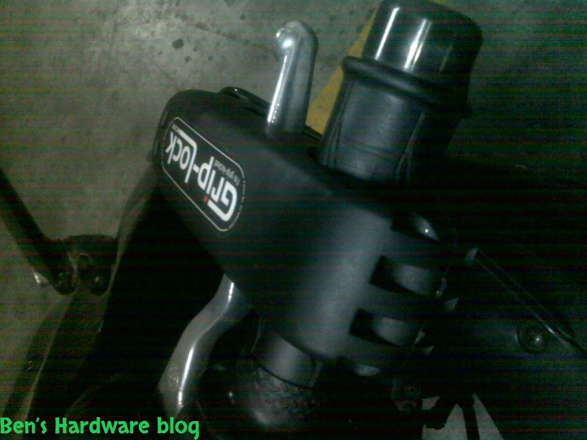 Grip-Lock_Motorbike_Brake_Lever_Lock6.webp