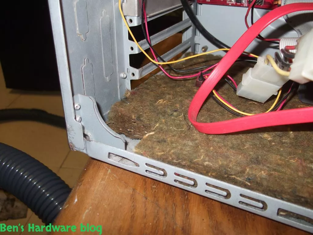 Home_Made_Computer_Case_Noise_Absorption_Solution10.webp