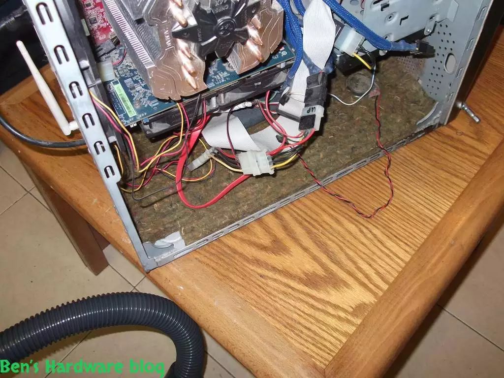 Home_Made_Computer_Case_Noise_Absorption_Solution11.webp