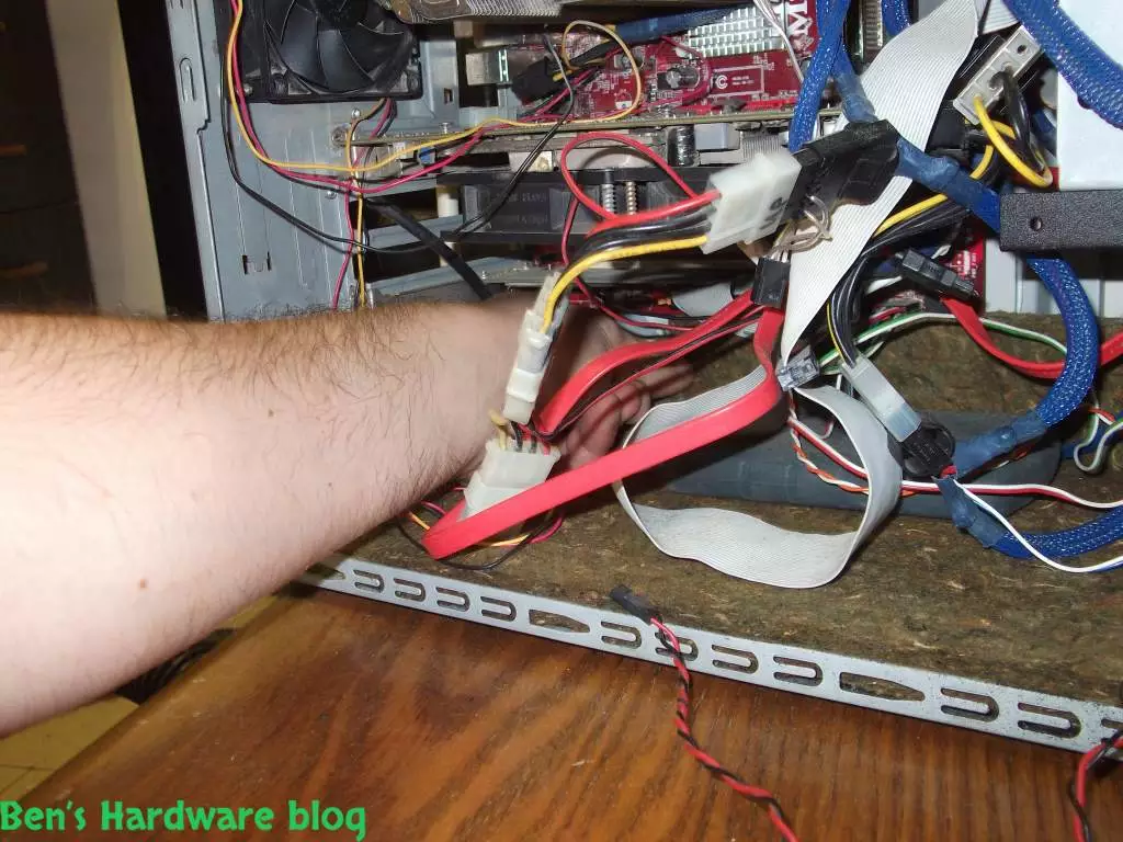 Home_Made_Computer_Case_Noise_Absorption_Solution20.webp