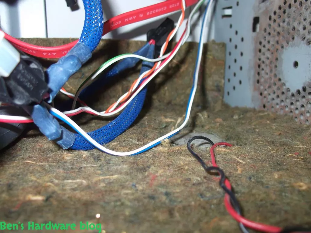 Home_Made_Computer_Case_Noise_Absorption_Solution24.webp