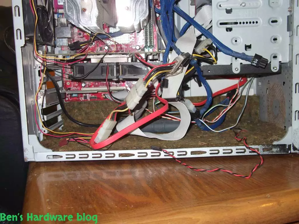 Home_Made_Computer_Case_Noise_Absorption_Solution26.webp