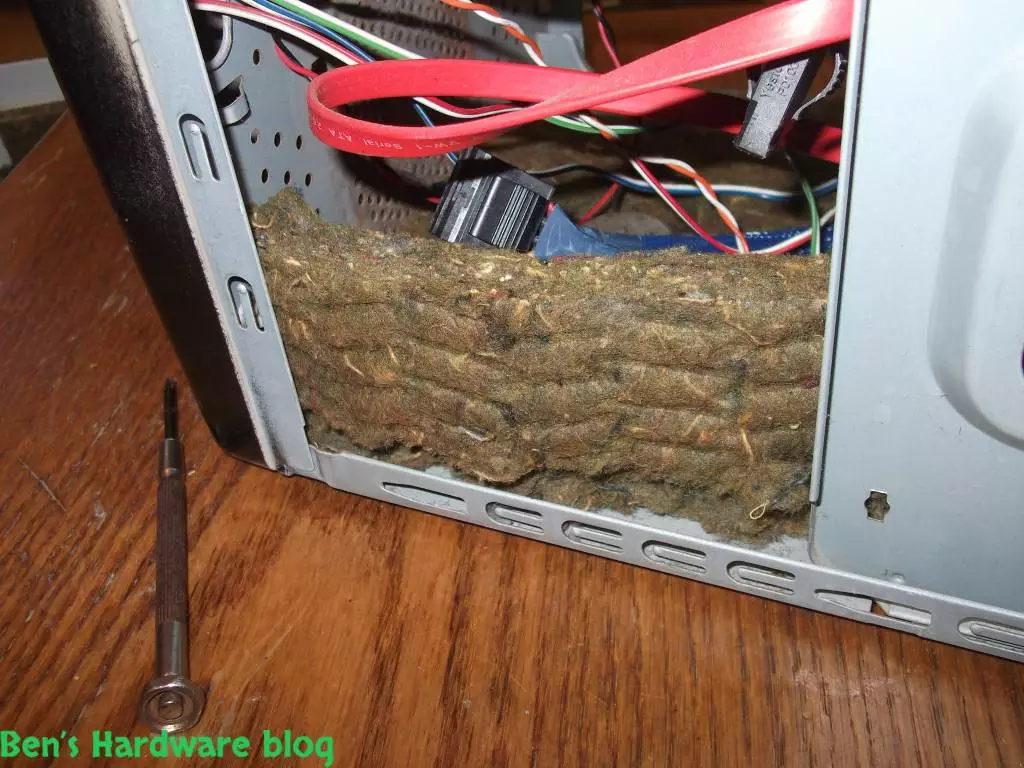 Home_Made_Computer_Case_Noise_Absorption_Solution38.webp