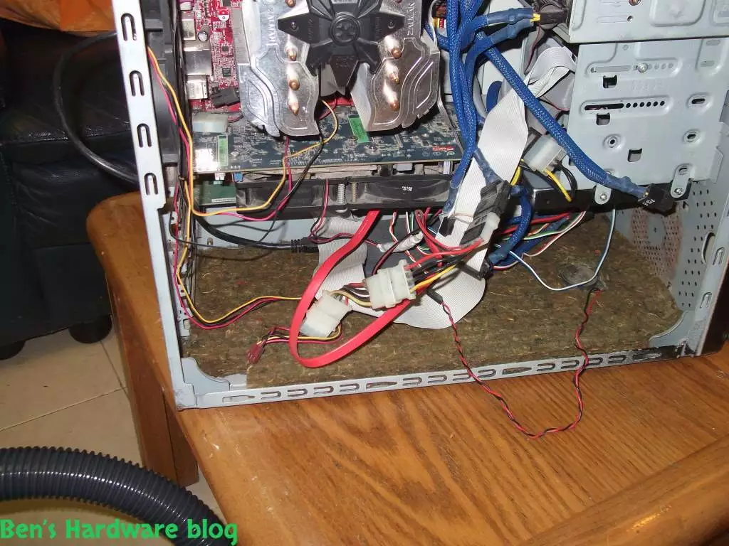 Home_Made_Computer_Case_Noise_Absorption_Solution8.webp