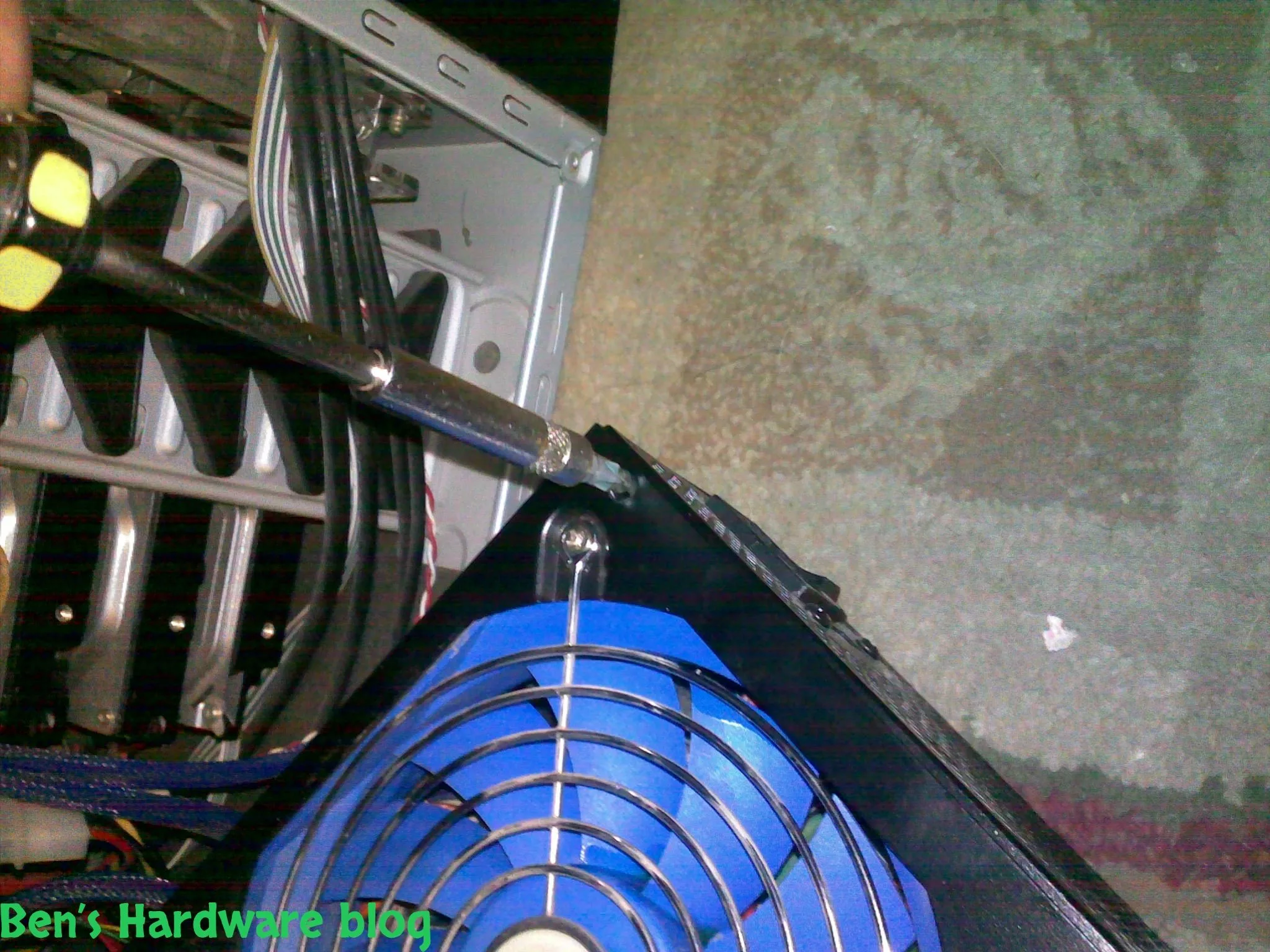 How_to_clean_a_PC_Power_Supply_Fan12.webp
