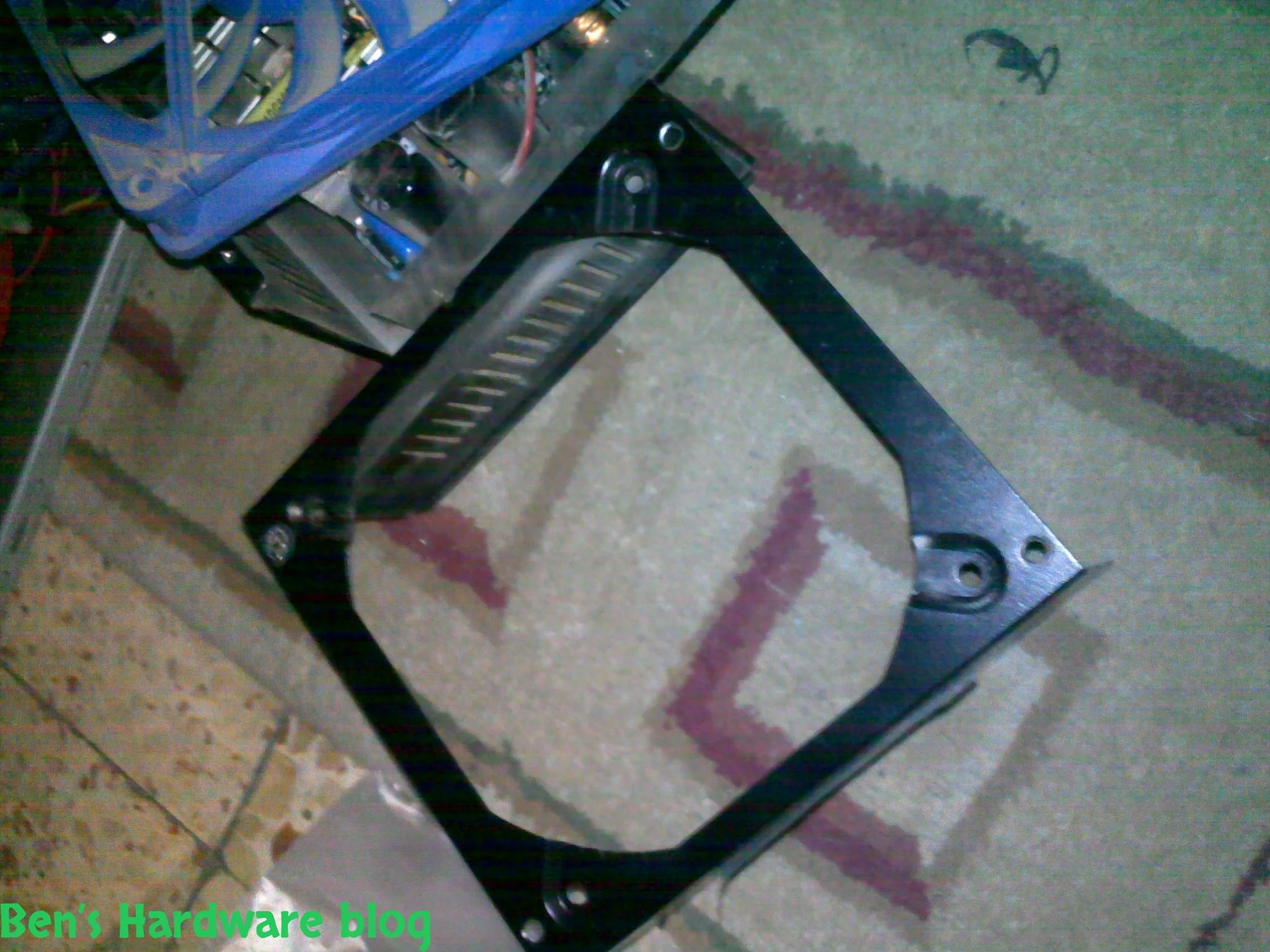 How_to_clean_a_PC_Power_Supply_Fan3.webp