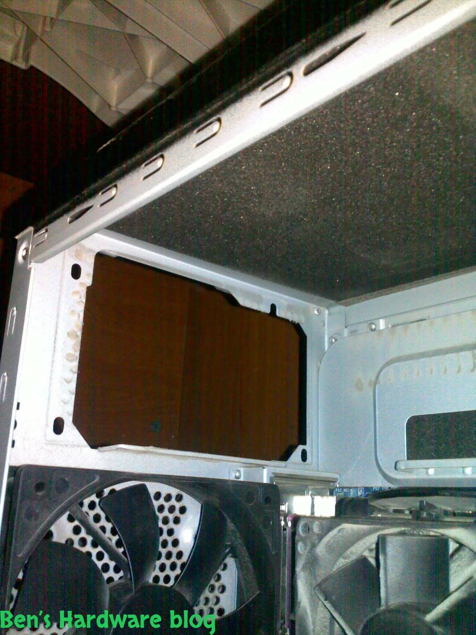 How_to_clean_a_PC_Power_Supply_Fan5.webp