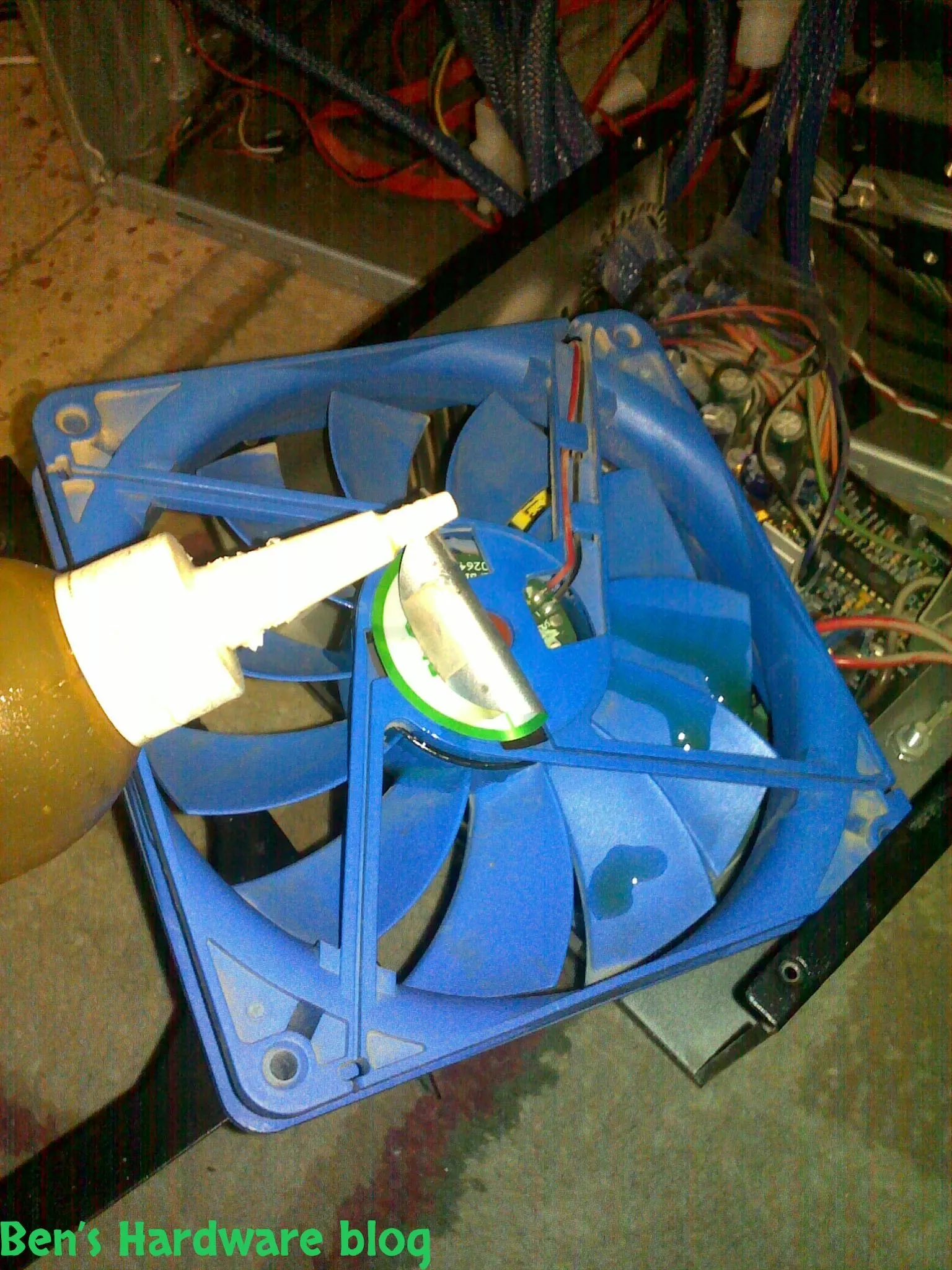 How_to_clean_a_PC_Power_Supply_Fan9.webp