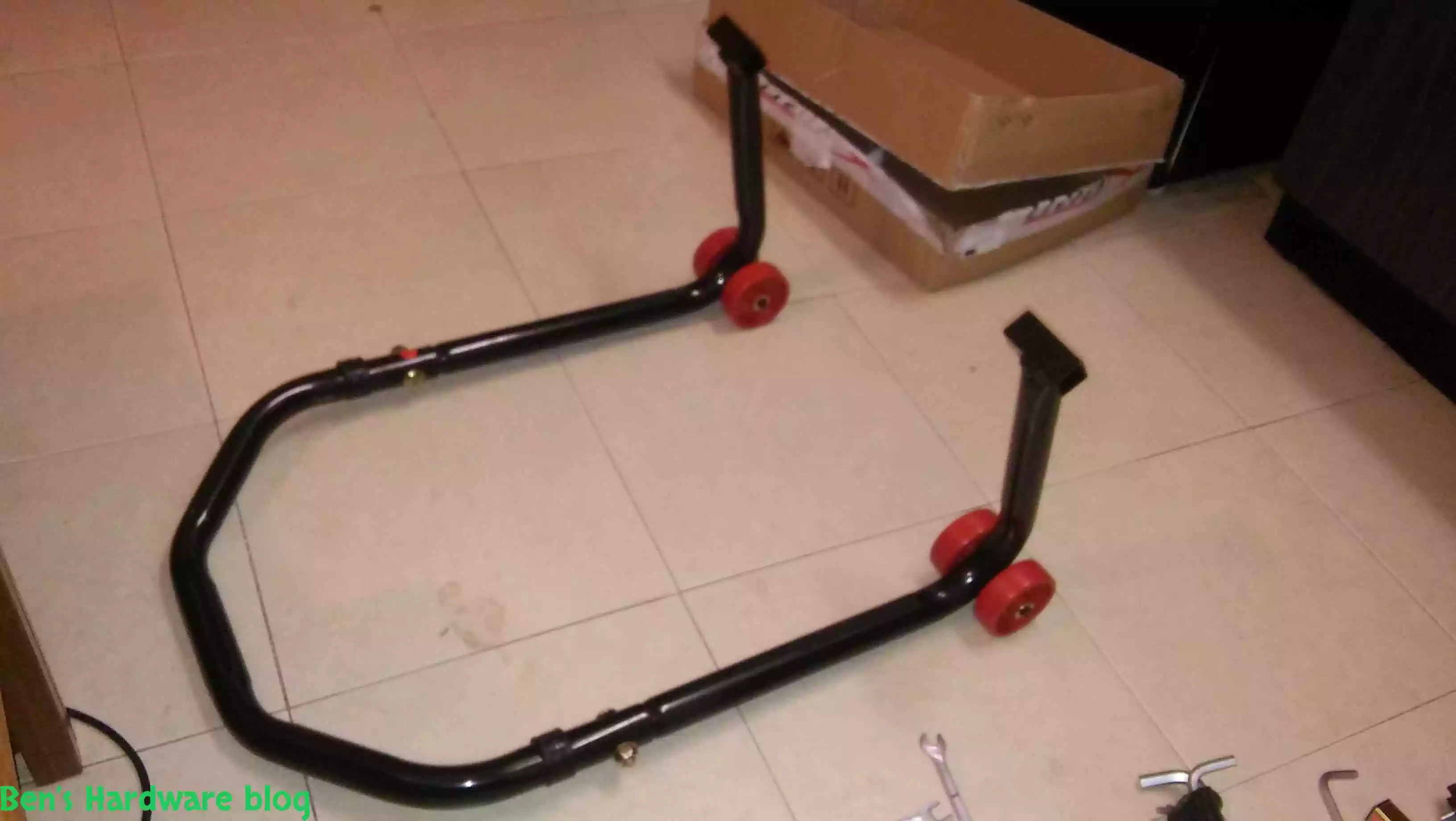 Motorcycle_Rear_Stand3.webp