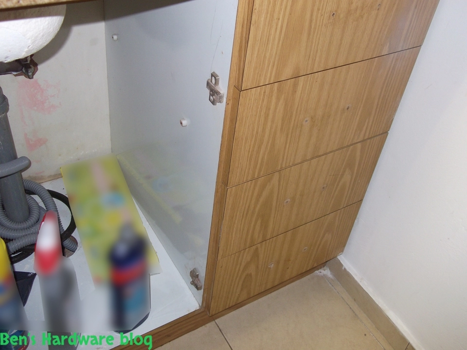 Renewing_an_old_kitchen_with_new_vinyls102.webp
