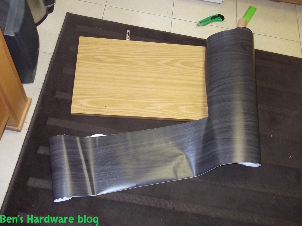 Renewing_an_old_kitchen_with_new_vinyls123.webp
