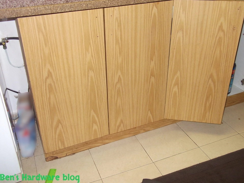 Renewing_an_old_kitchen_with_new_vinyls124.webp
