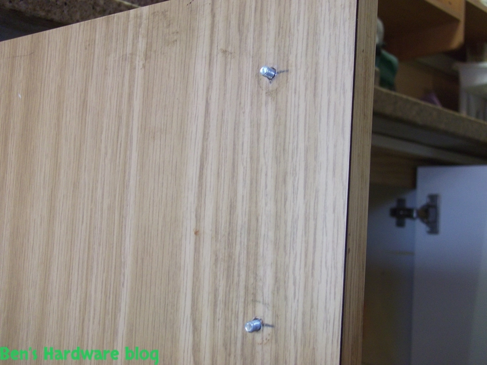 Renewing_an_old_kitchen_with_new_vinyls13.webp