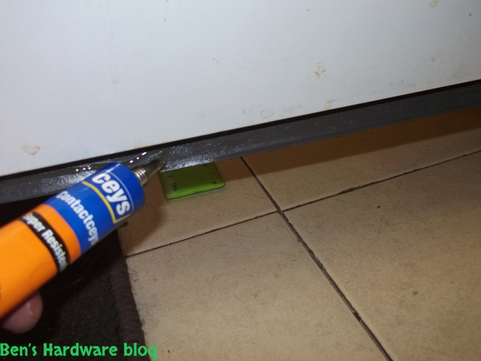 Renewing_an_old_kitchen_with_new_vinyls154.webp