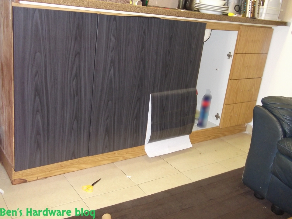 Renewing_an_old_kitchen_with_new_vinyls158.webp