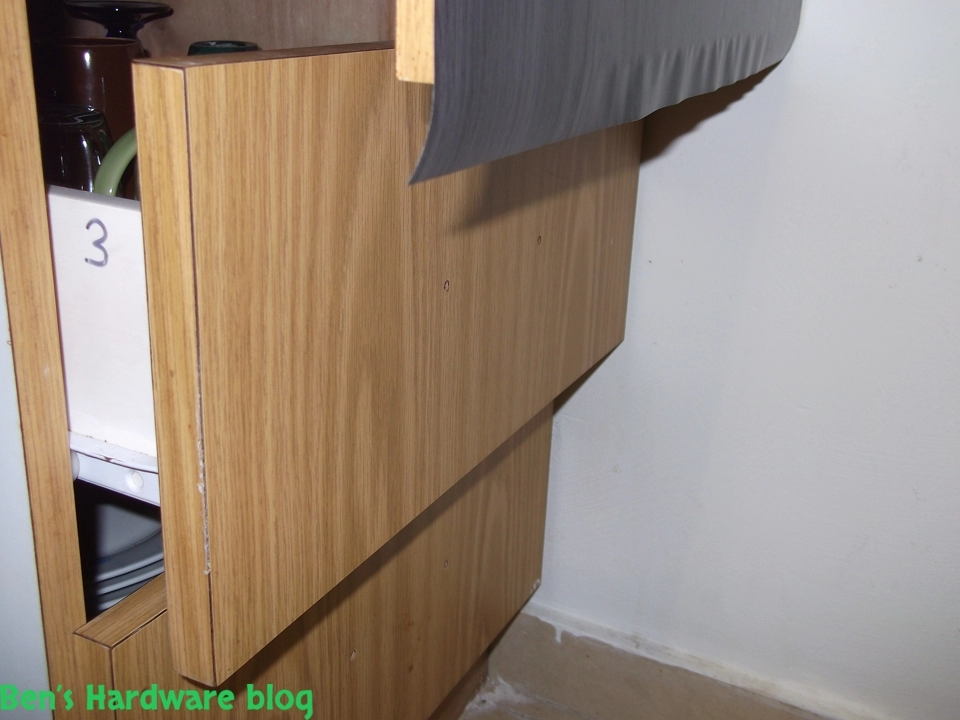 Renewing_an_old_kitchen_with_new_vinyls30.webp