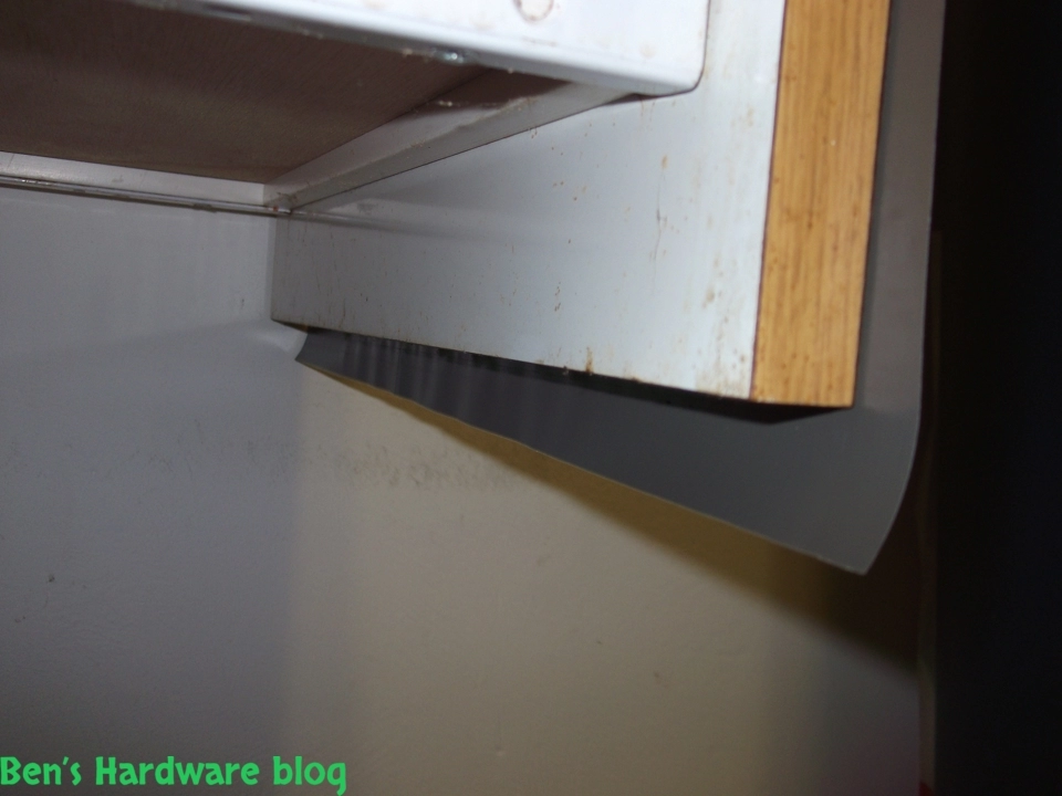 Renewing_an_old_kitchen_with_new_vinyls33.webp