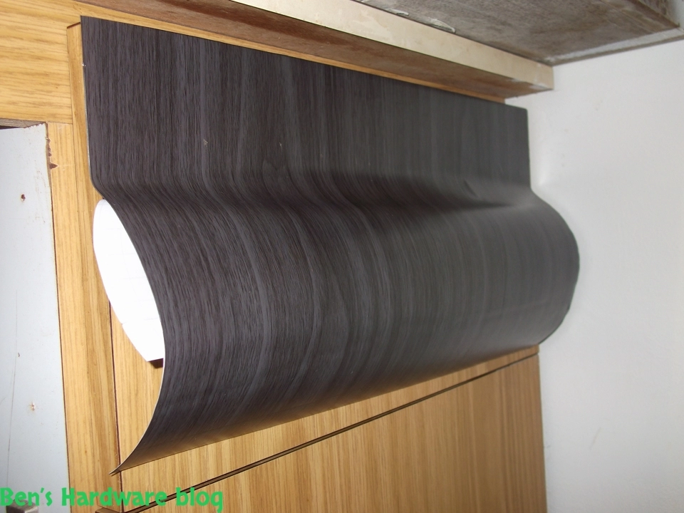 Renewing_an_old_kitchen_with_new_vinyls5.webp