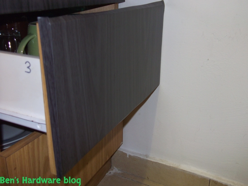Renewing_an_old_kitchen_with_new_vinyls58.webp