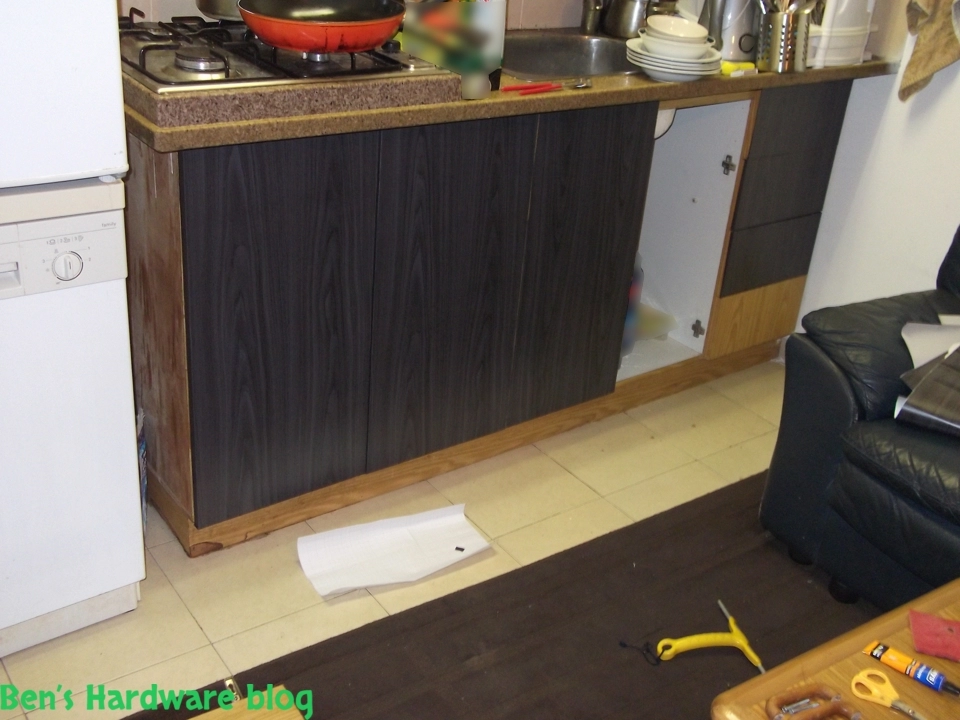 Renewing_an_old_kitchen_with_new_vinyls59.webp