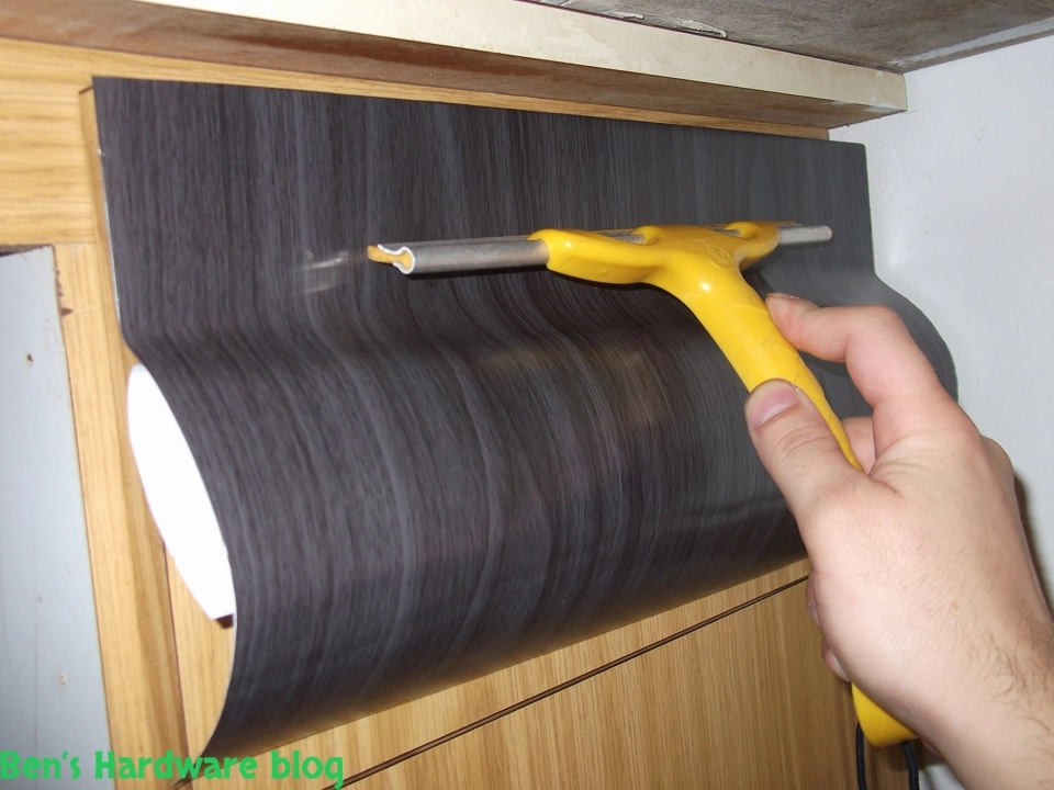 Renewing_an_old_kitchen_with_new_vinyls6.webp