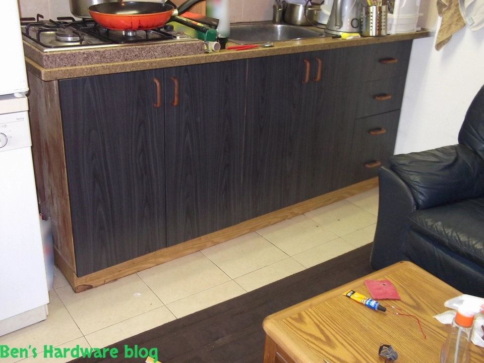 Renewing_an_old_kitchen_with_new_vinyls87.webp