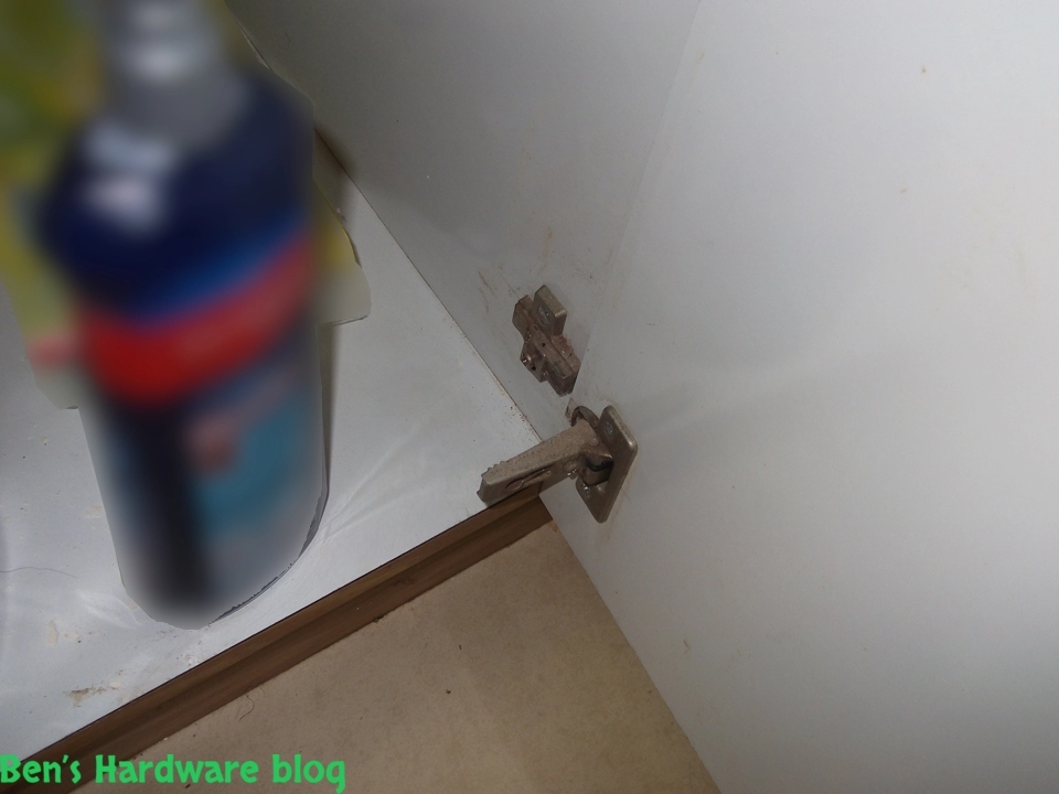 Renewing_an_old_kitchen_with_new_vinyls97.webp