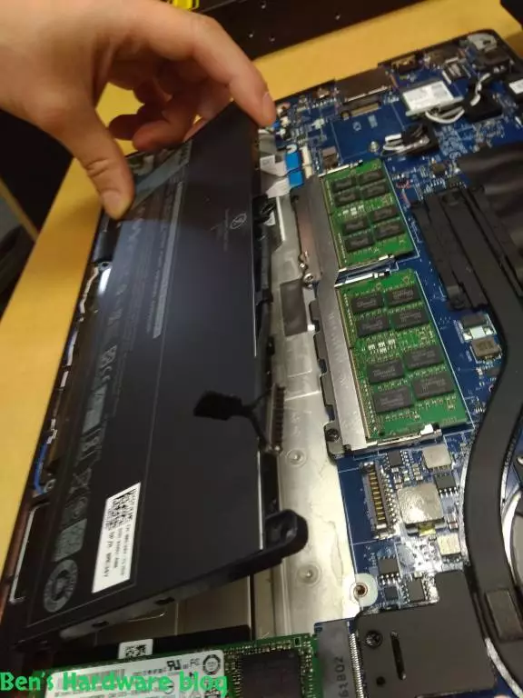 Replacing_a_Battery_for_a_Dell_Latitude_E-745029.webp