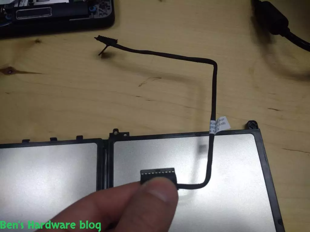 Replacing_a_Battery_for_a_Dell_Latitude_E-745054.webp