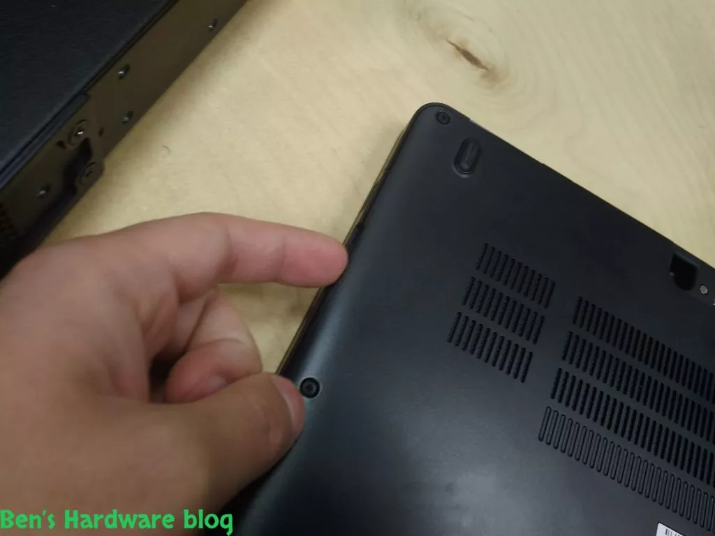 Replacing_a_Battery_for_a_Dell_Latitude_E-74508.webp