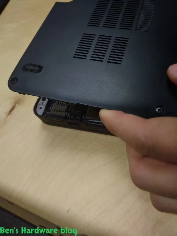 Replacing_a_Battery_for_a_Dell_Latitude_E-74509.webp
