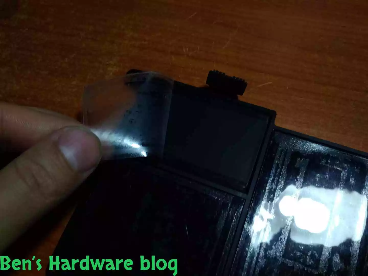 Replacing_a_Battery_for_a_MacBook_Air_2009036.webp