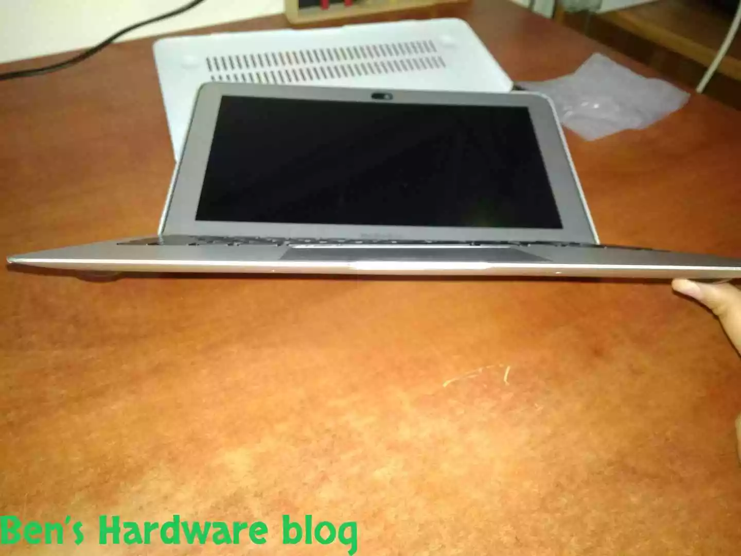 Replacing_a_Battery_for_a_MacBook_Air_20091.webp