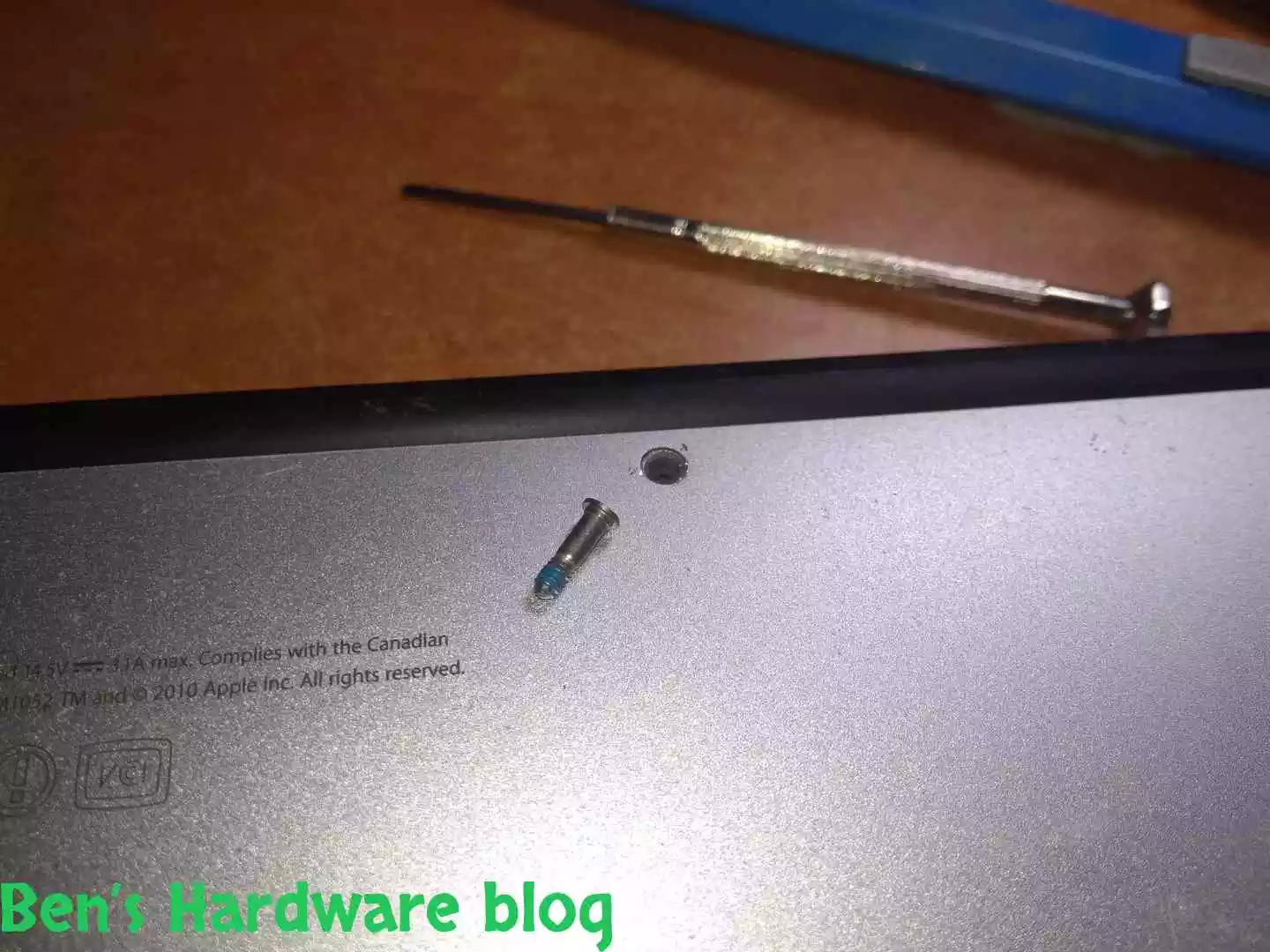 Replacing_a_Battery_for_a_MacBook_Air_2009134.webp